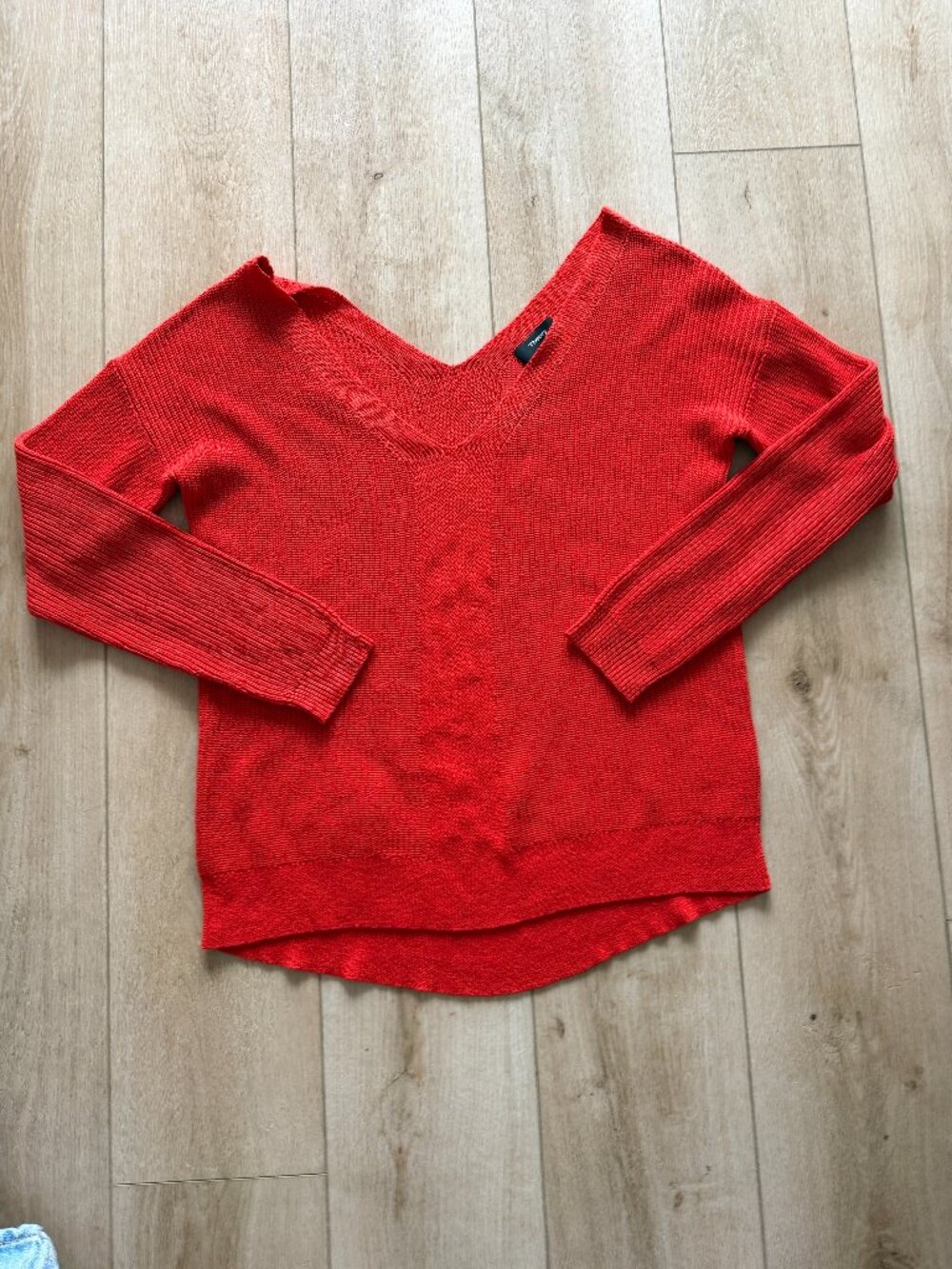 THEORY Womens Bright Orange V Neck Sweater - Fits Small